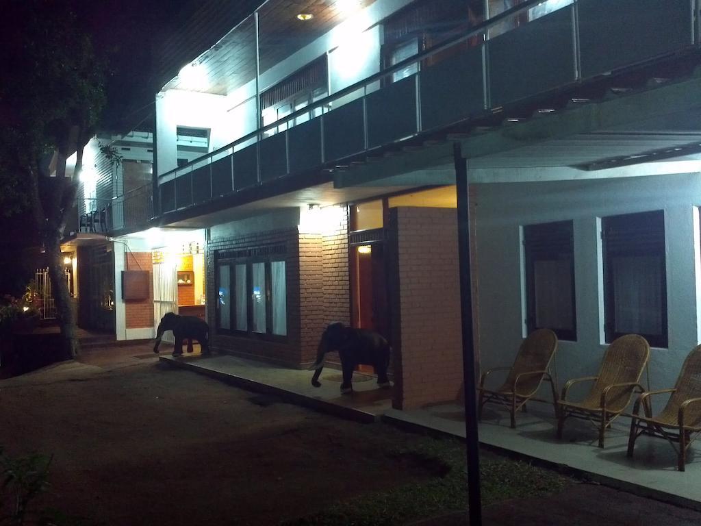 Amaara Residence Kandy Exterior photo